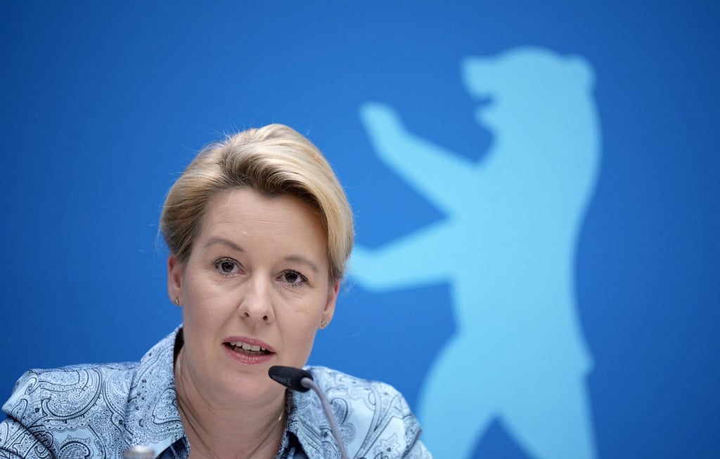 Berlins Regierende Bürgermeisterin Franziska Giffey spricht während einer Pressekonferenz.