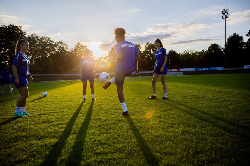 Wasiak (l-r), Beyaztepe, Saar und Schulte beim Training von FC Viktoria 1889 Berlin.