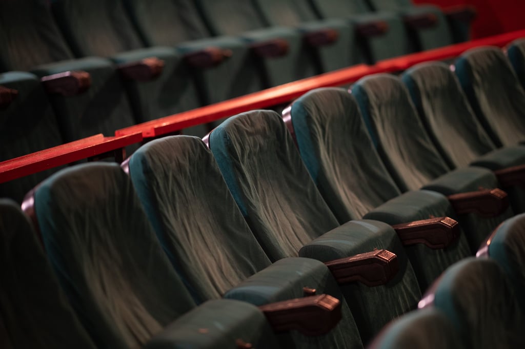 Die Kosten steigen, die Besucherzahlen sinken. Die aktuellen Preissteigerungen für Energie bis hin zum Popcorn zwingen Kinobetreiber zum Handeln.