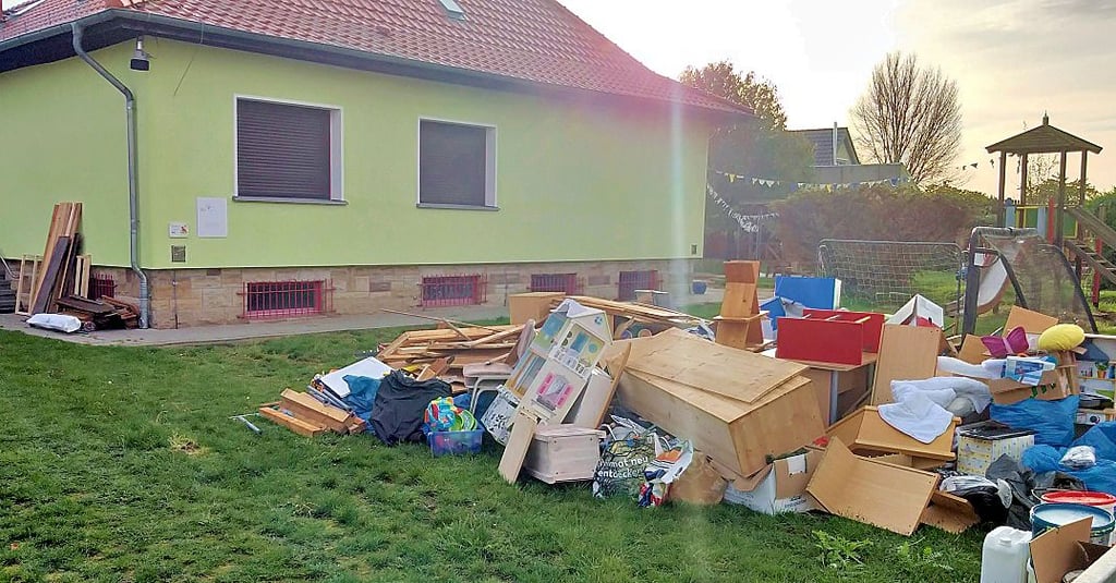 In dieser ehemaligen Magdeburger Kita soll das Projekt eingerichtet werden. Anwohner protestieren seit Wochen dagegen. Die Stadt Magdeburg hat die Ex-Kita inzwischen schin beräumt.