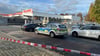 Auch per Polizeihubschrauber sucht die Polizei in Magdeburg nach einem Unbekannten.