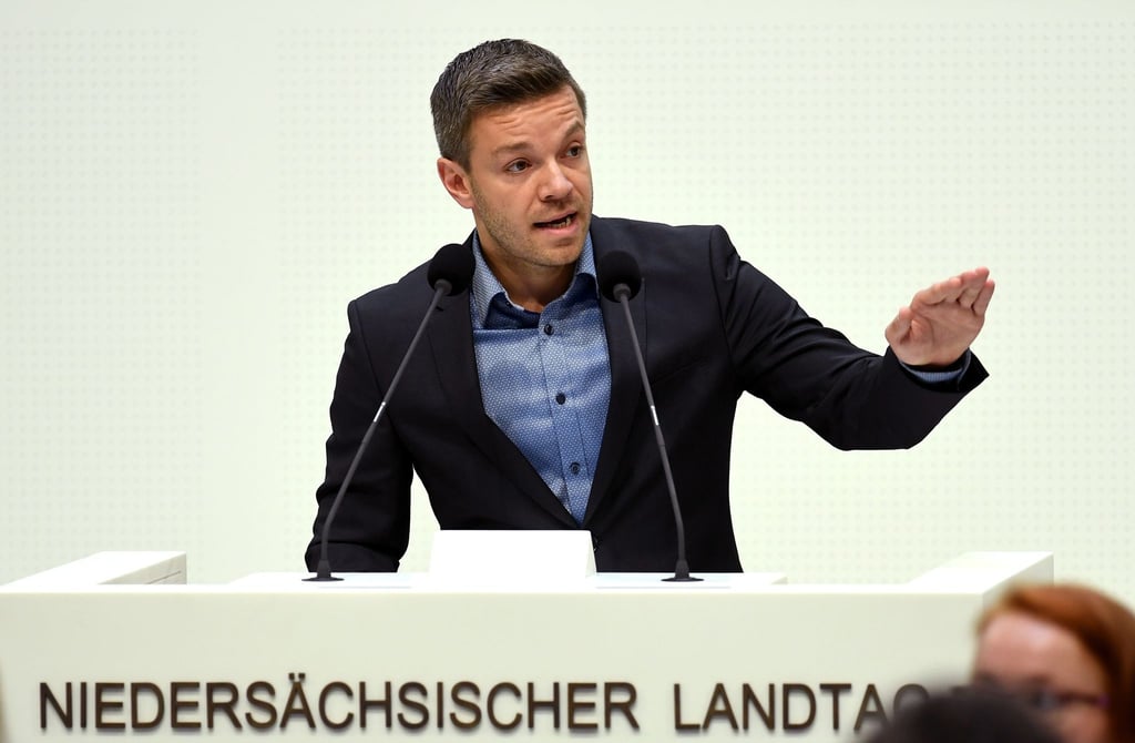 Der SPD-Landtagsabgeordnete Deniz Kurku ist Niedersachsens neuer Migrationsbeauftragter.