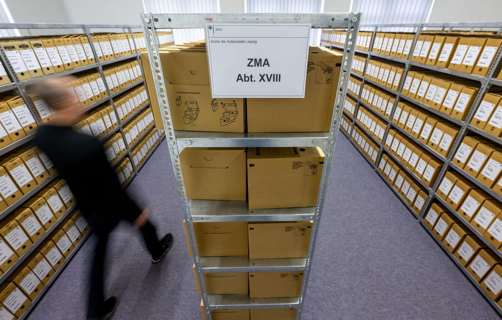 Akten der DDR Staatssicherheit lagern in der Außenstelle des Bundesarchivs in Leipzig.