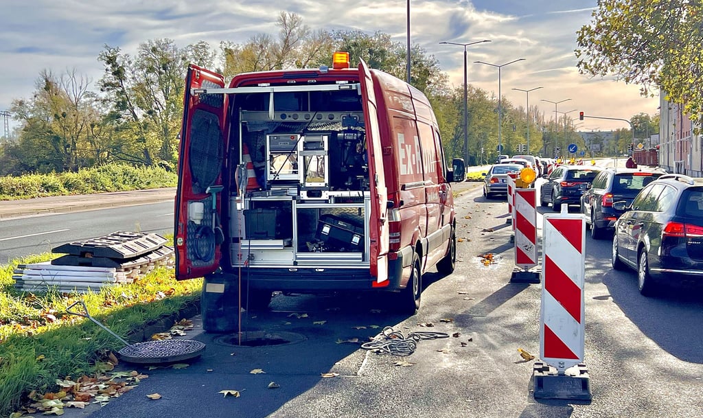 Kanalarbeiuten Helmut Kohl Strasse stadtauswärts