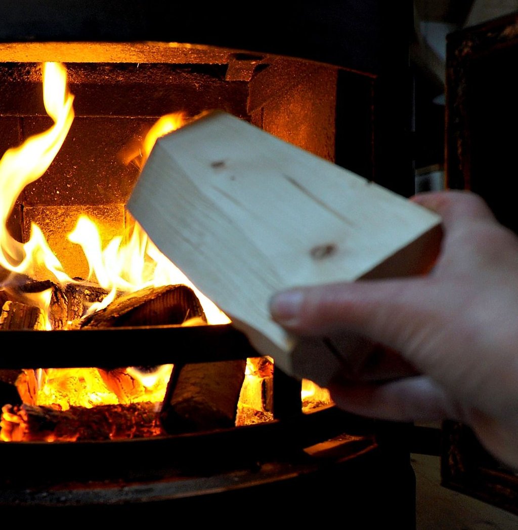Die Luftqualität verbesserte sich 2021. Heizen mit Holz und Kohle könnte aber zu höherer Schadstoffbelastung führen.