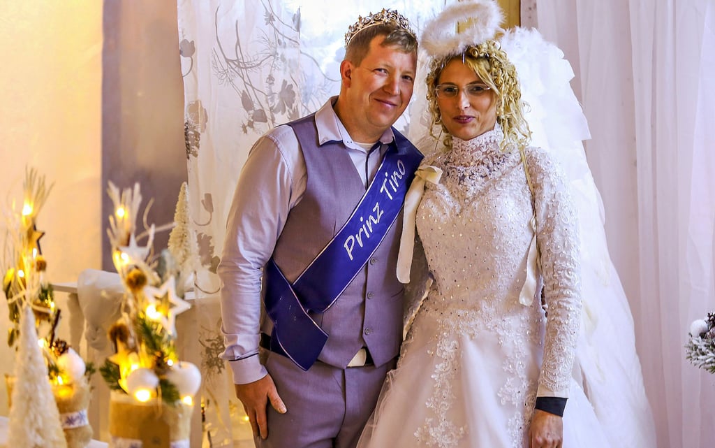 Tino Liebert und Caroline Niederhausen bei ihrer jährlichen Weihnachtsausstellung in Milzau.