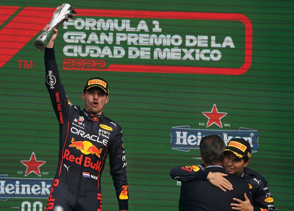 Max Verstappen (l) hat auch den Großen Preis von Mexiko gewonnen.