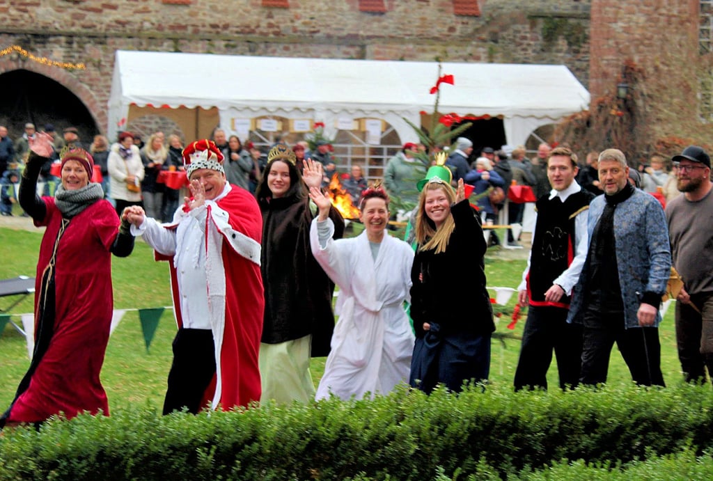 Märchenhaftes Ambiente verspricht das Schloss Altenhausen auch in diesem Jahr wieder am ersten Adventswochenende. Die Theatergruppe aus Altenhausen sorgte vergangenes Jahr für tolle Unterhaltung.