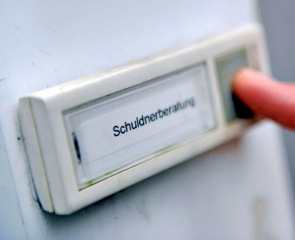 Die Schuldnerberater im Saalekreis rechnen im kommenden Jahr mit einem erhöhten Beratungsbedarf.