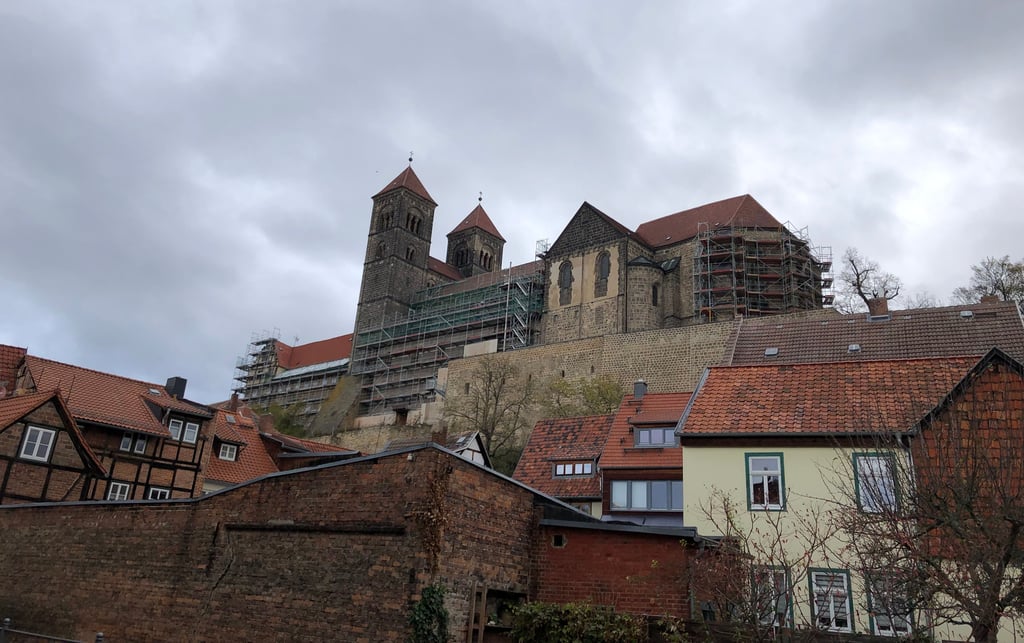 Auf dem Stiftsberg Quedlinburg laufen umfangreiche Sanierungs- und Bauarbeiten.