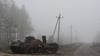 Ein zerstörtes russisches Militärfahrzeug steht in der Nähe des kürzlich zurückeroberten Dorfes Jampil in der Ukraine.