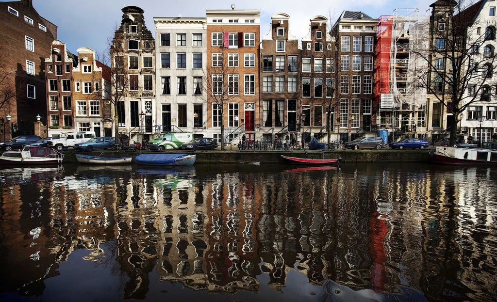 Wer noch keine Wohnung hat, sollte besser gleich Zuhause bleiben. In Amsterdam ist die Wohnungsnot so groß, dass die Universität bereits ihren Studierenden dazu rät.