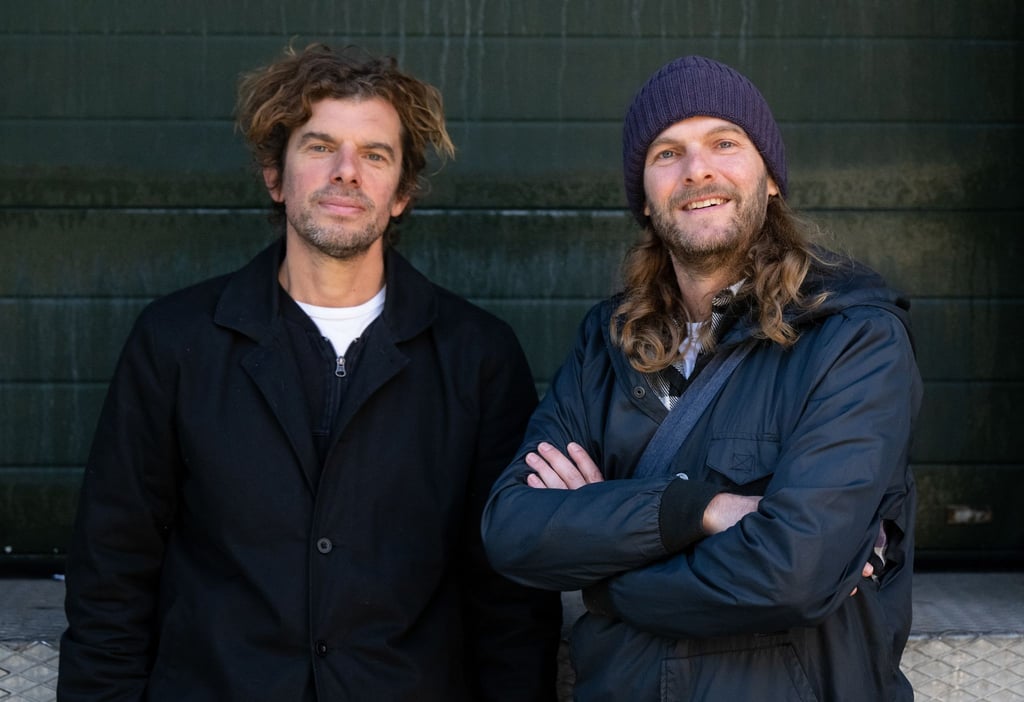 Sänger und Gitarrist Peter Brugger (r) und Bassist Rüdiger „Rüde“ Linhof halten gar nichts von der WM in Katar.
