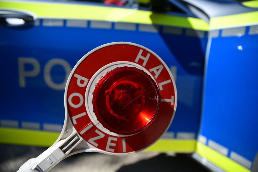 Ein 16-Jähriger auf einem Moped wurde am Freitag von der Polizei in Osterfeld kontrolliert.