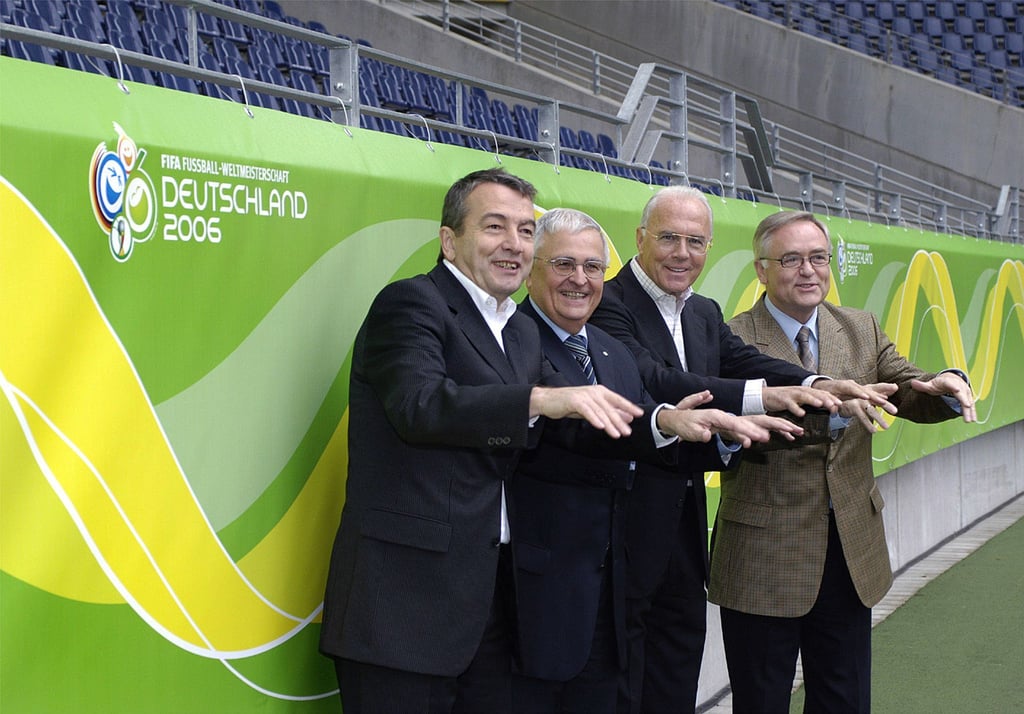 Das damalige Präsidium des OK für WM 2006 (l-r): Wolfgang Niersbach, Theo Zwanziger, Franz Beckenbauer und Horst R. Schmidt.