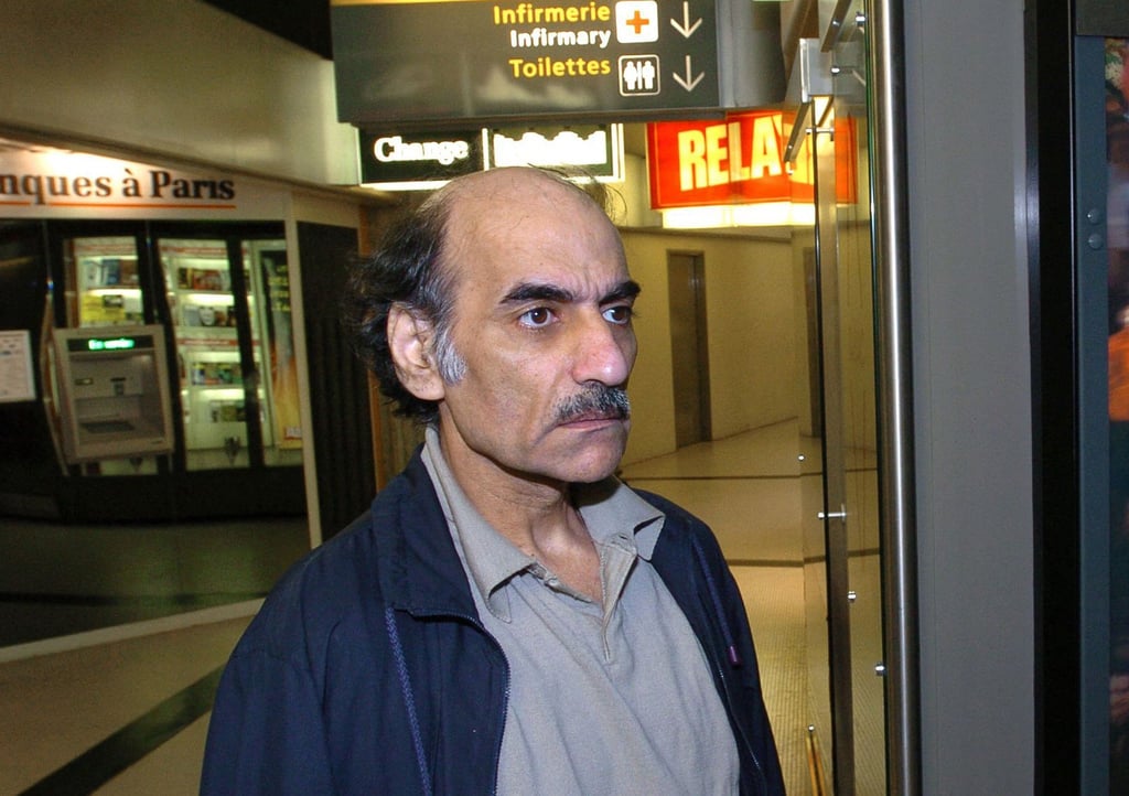 Mehran Karimi Nasseri im August 2004 im Terminal 1 des Pariser Flughafens Charles De Gaulle.