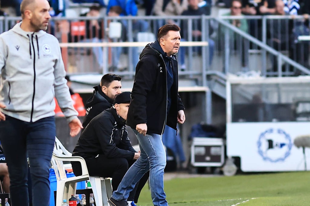 In der zweiten Liga spielen fast alle Teams um den Auf- oder Abstieg. Magdeburgs Christian Titz (r.) trainieret eine Mannschaft, die zu der großen Gruppe von Vereinen in der unteren Tabellenregion gehören.
