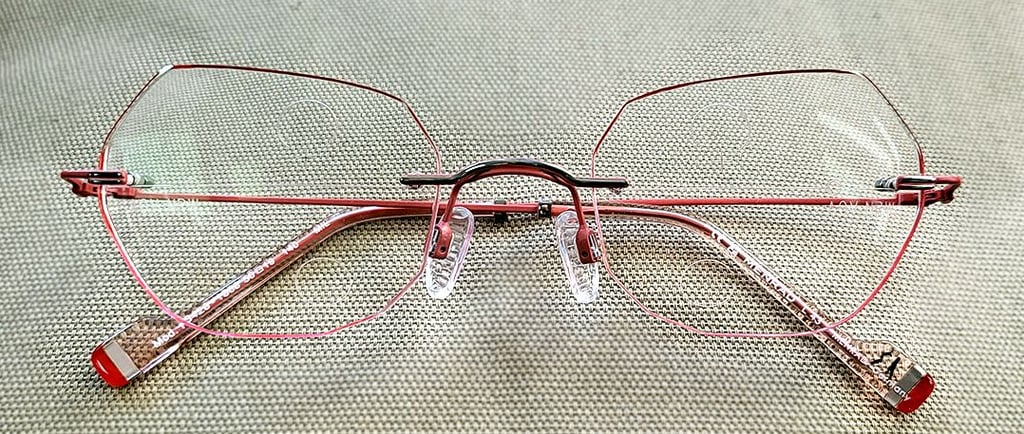 Mit dieser Gleitsichtbrille hat sich Alexander Möbius den Bundessieg der Nachwuchs-Augenoptiker geholt.