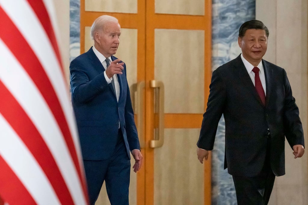 US-Präsident Joe Biden (l) trifft den chinesischen Präsidenten Xi Jinping vor dem G20-Gipfel.