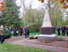Am Denkmal auf dem alten Friedhof neben der Kirche wurde am Sonntag der Opfer von Kriegen und Gewaltherrschaft gedacht. 
