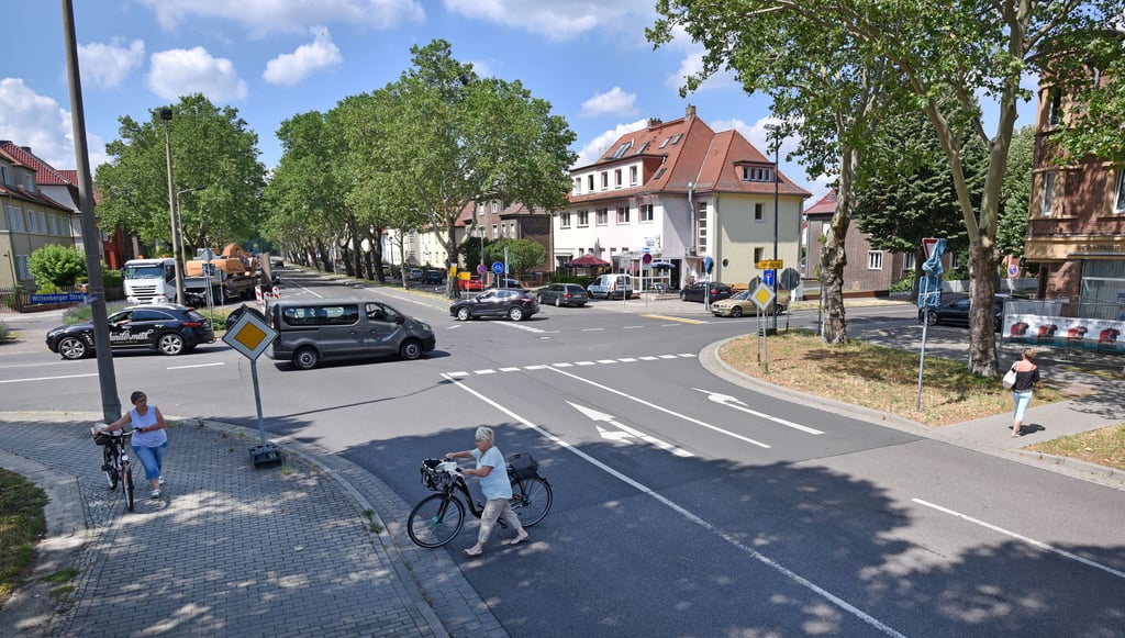 Der Knotenpunkt Friedensstraße/Wittenberger Straße/Am Gelben Wasser soll entschärft werden. Dort ist es für Fußgänger und Radfahrer schwer, gefahrlos über die Straße zu kommen.