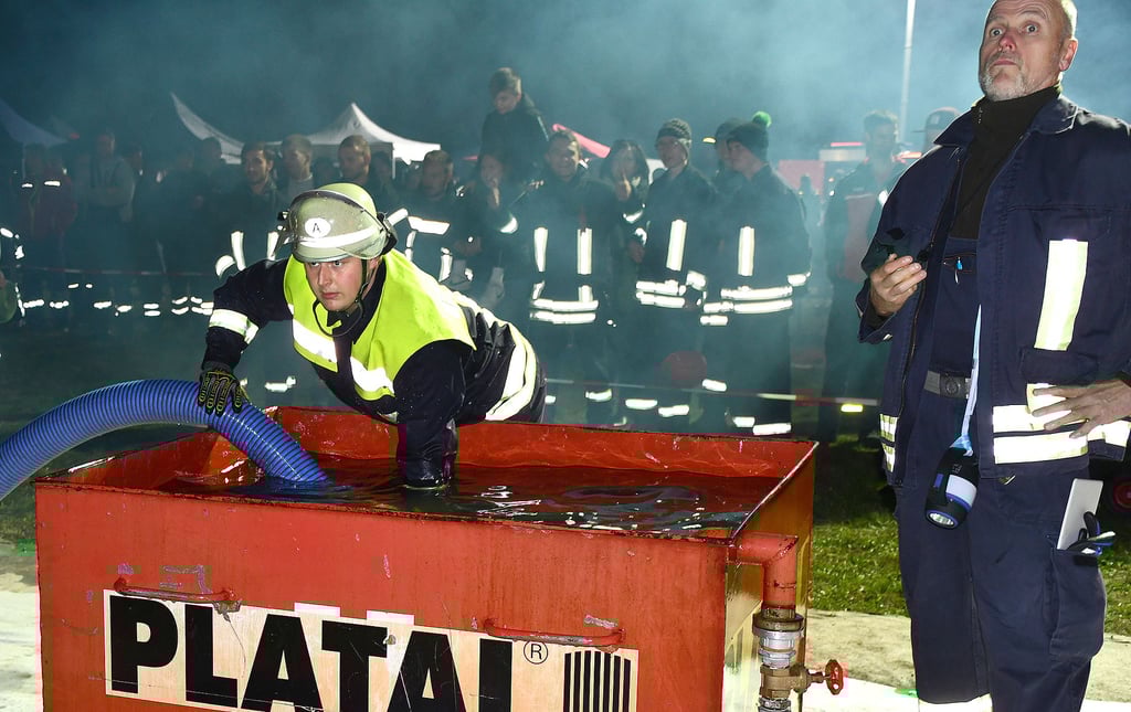 Der abendliche Feuerwehr-Wettkampf in Wiepke zog nach der coronabedingten Pause Wehren aus dem gesamten Kreisgebiet an. Während der Corona-Zeit fielen diese Wettkämpfe wie auch andere Bereichsausscheide komplett aus. 2022 gab es insgesamt fünf sportliche Veranstaltungen dieser Art.
