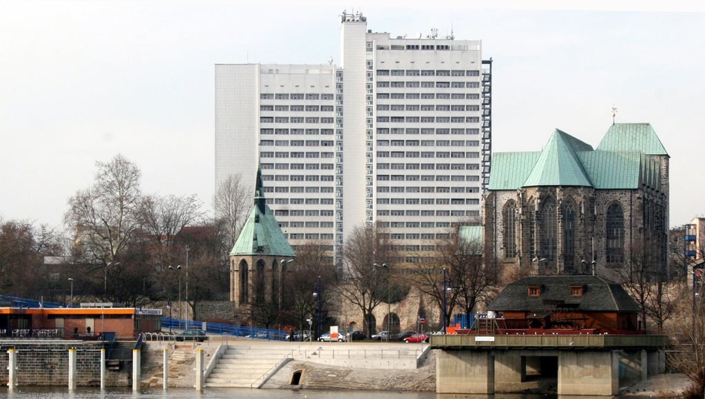 Das Hochhaus an der Jakobstraße ist das höchste Wohnhaus in Magdeburg.