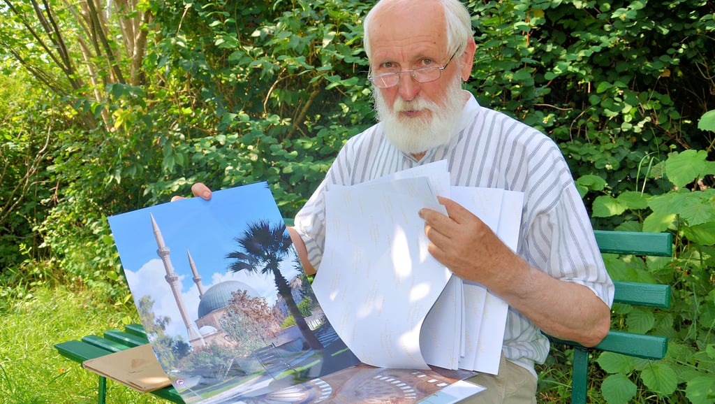 Manfred Helmecke gestaltete eine Fotoausstellung in der Stadt- und Kreisbibliothek Genthin. Eröffnet wird diese genau an seinem 80. Geburtstag.