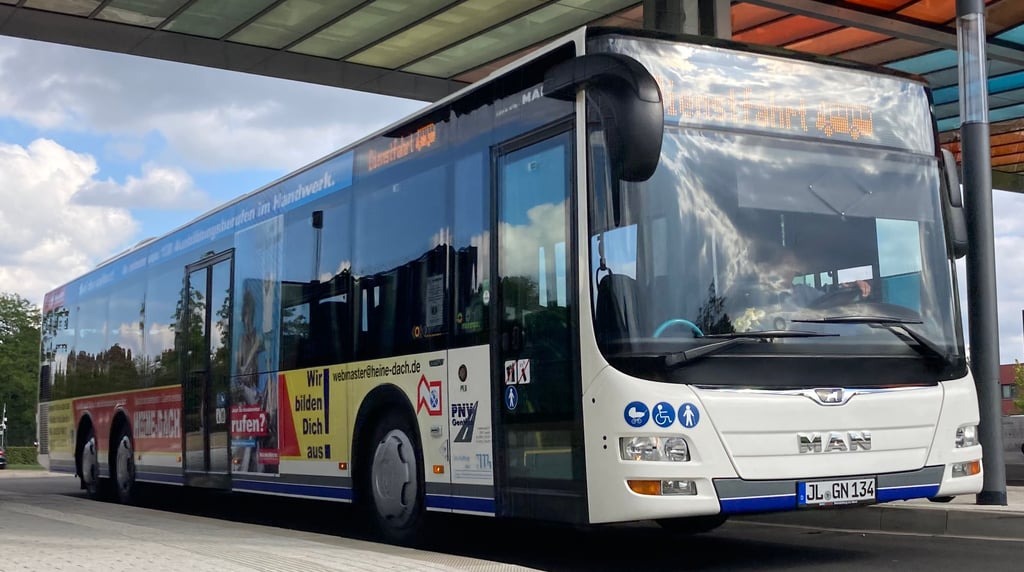 Der Nahverkehr im Jerichower Land soll künftig attraktiver für die Nutzer werden und sich dem bedarf anpassen.