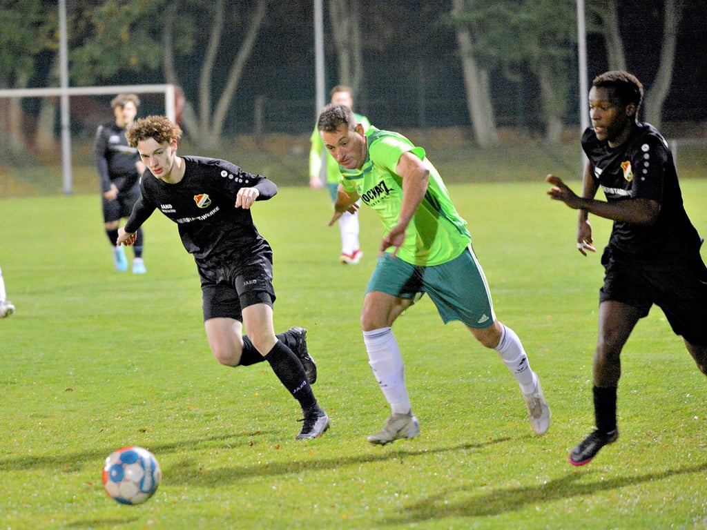 Die junge Halberstädter Mannschaft hatte gegen Rieder zwei Mal in Führung gelegen. Am Ende setzten sich aber die Gäste durch und holten sich wichtige drei Punkte im Abstiegskampf.