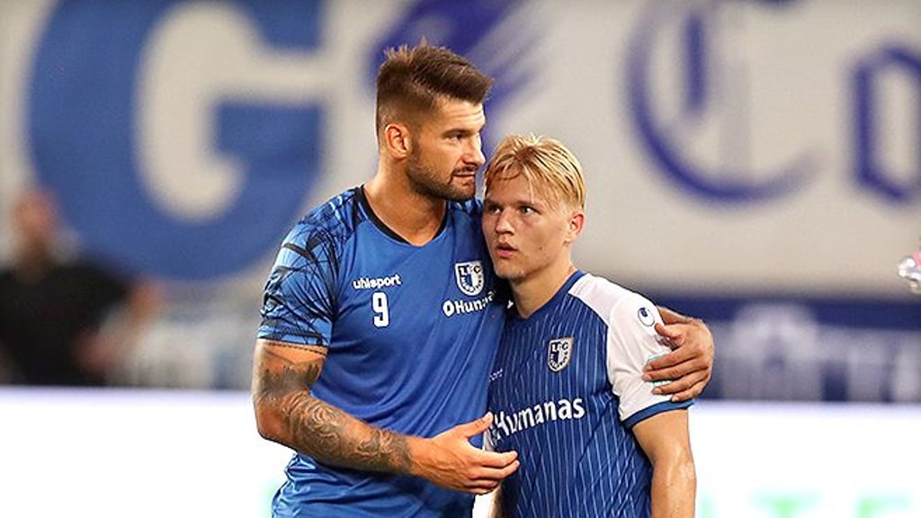Der FCM, hier mit Kai Brünker (l.) und Andreas Müller, benötigte viel Trost in der Hinrunde.