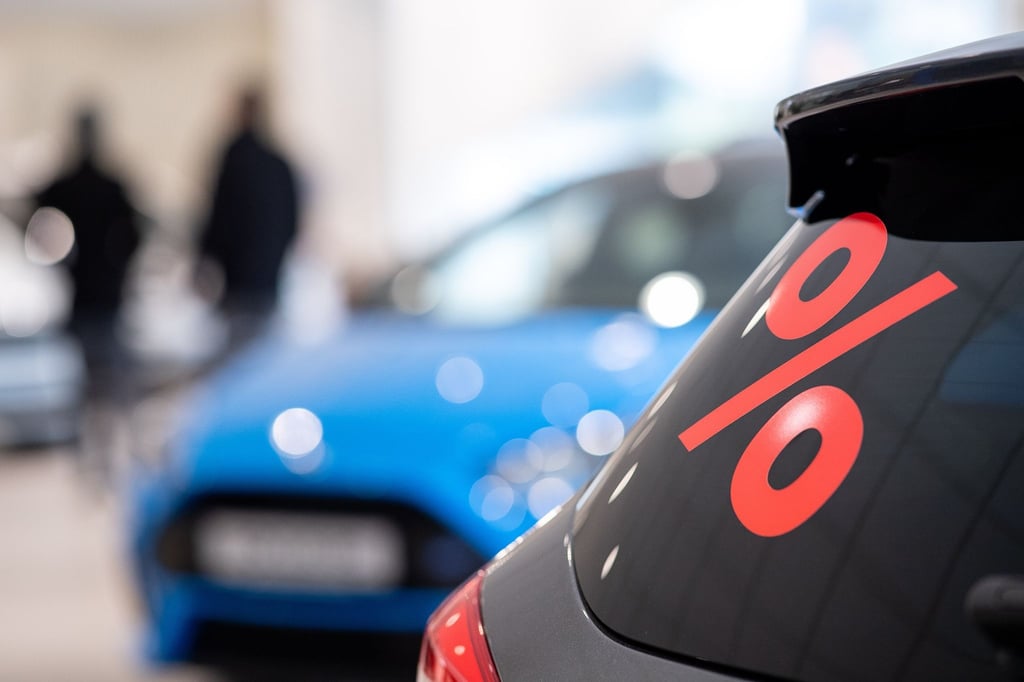 Sowohl Bestandskunden als auch Versicherungswechsler müssen mit Preiserhöhungen bei der Autoversicherung rechnen.