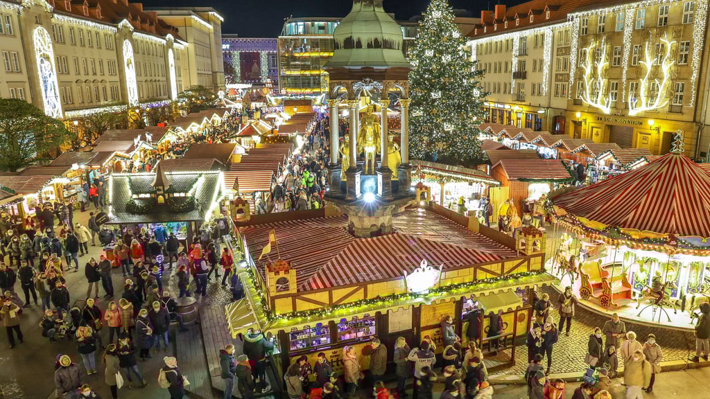 In Magdeburg eröffnen der Magdeburger Weihnachtsmarkt, hier ein Foto von 2021,  und die Lichterwelt am 21. November 2022.