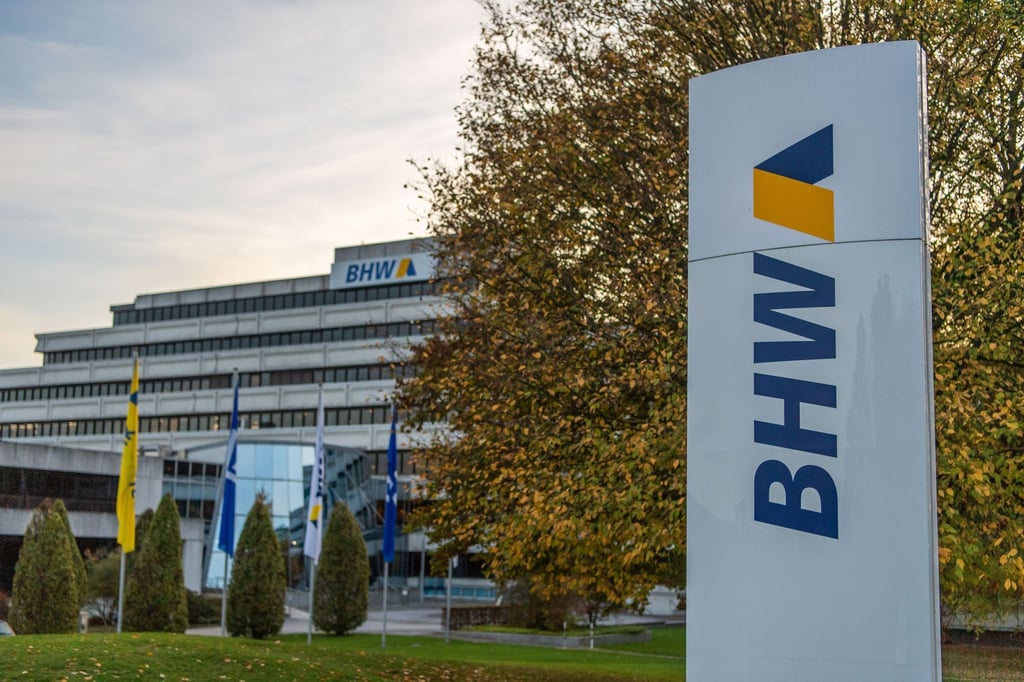 Der Bundesverband der Verbraucherzentralen hat die BHW Bausparkasse verklagt, weil diese ein jährliches Entgelt von 12 Euro berechnet hatte.