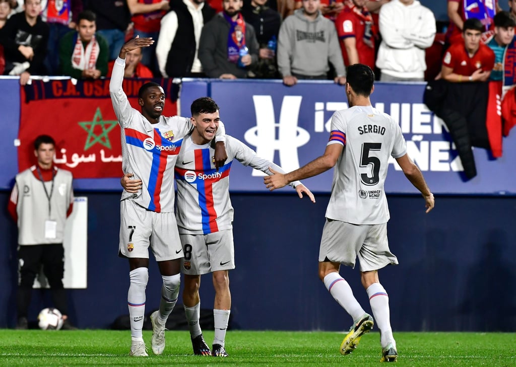 Barcelonas Pedri (M) jubelt nach dem Tor zum zwischenzeitlichen 1:1-Ausgleich.