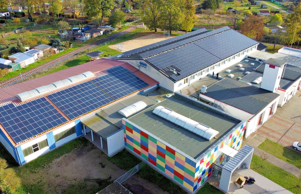 Die Stadthalle Möckern und die Sporthalle sind bereits mit Solarpaneelen eines Pächters bestückt. Könnte noch mehr Energie in Möckern gewonnen werden?
