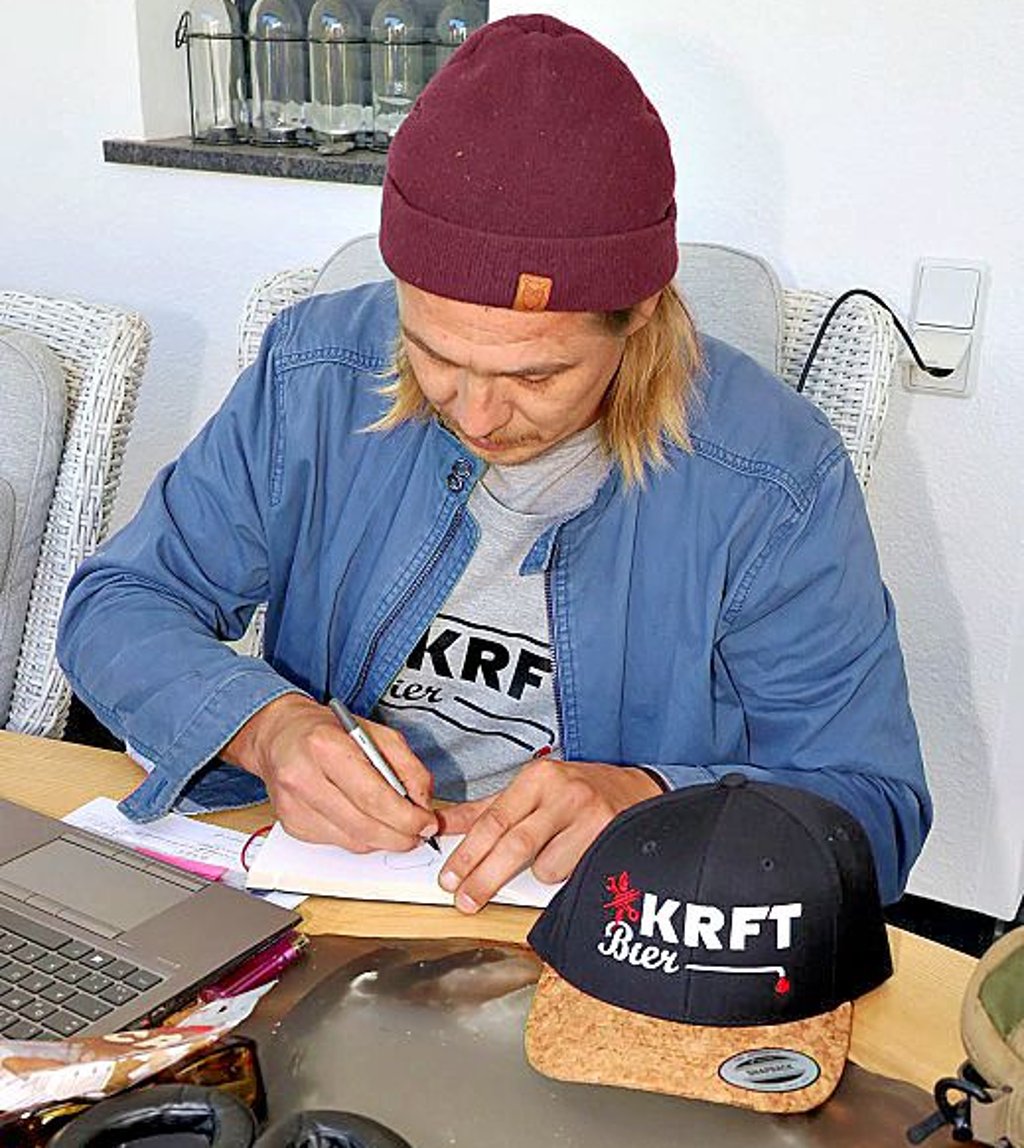 Carlo Walter hat die Logos für das Start-up entworfen.