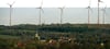 Auf dem  Druiberg hinter Dardesheim drehen sich die Windräder. Zum Windpark Druiberg gehören 37 Maschinen, einschließlich anderer Betreiber sind es sogar über 40. Der Windpark Druiberg möchte die Einwohner der drei Anliegerorte ab Januar mit vergünstigtem Strom beliefern. 