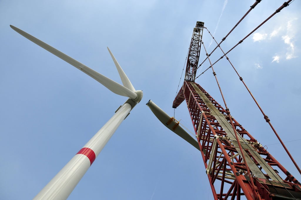 Beim sogenannten Repowering werden Windräder älteren Typs durch neue, leistungsstärkere Anlagen ersetzt.