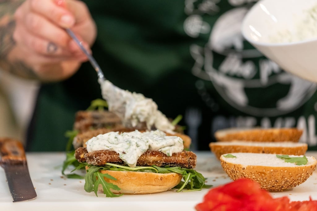 Veganer Fischersatz und panierte Fischstäbchen ohne Fisch: Noch sind solche Produkte eine Nische. Die Zahl der Interessenten wächst jedoch.