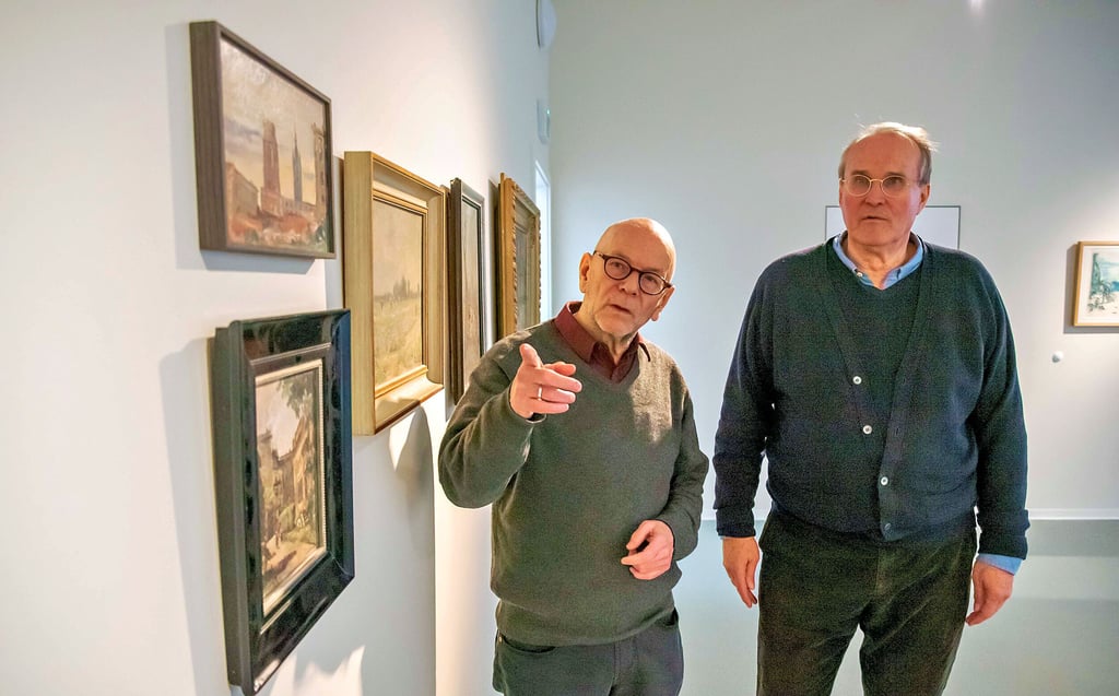 Das beliebte Format „Kunst und Krempel“ geht in der Dessauer Kunsthalle in die nächste Runde. Im Bild sind Gehard Lambrecht, Vorsitzender des Anhaltischen Kunstvereins (li.) , und Kunstexperte Dr. Wolfgang Savelsberg zu sehen.