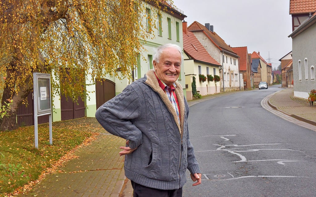 Frithjof Grohmann lebt seit 1968 mit seiner Familie in Unterrißdorf. Das Pfarrhaus steht im Lutherweg, damals die Karl-Marx-Straße.