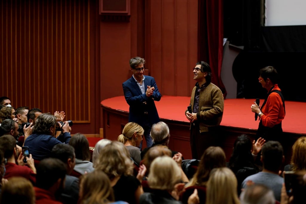 Der Hamburger Regisseur Fatih Akin (M) stellte beim 63. internationalen Filmfestival von Thessaloniki seinen neuen Film „Rheingold“ vor.