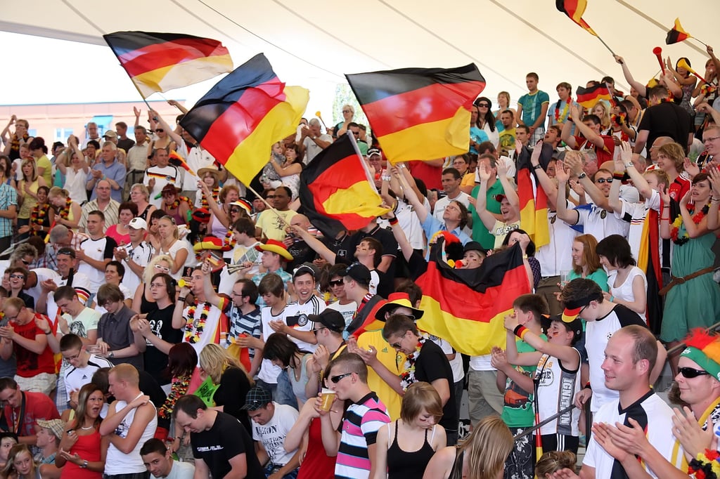 Ein Bild aus vergangenen Public-Viewing-Zeiten in der Sangerhäuser Rosen-Arena.