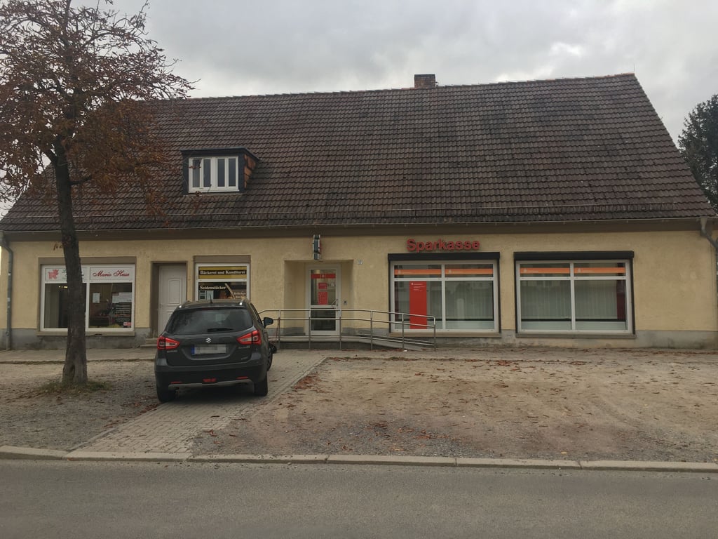Noch sind Bäcker und Fleischer im Gebäude Spiegelsbergenweg 17 in Halberstadt zu finden.