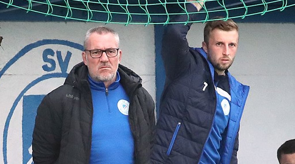 Fortunen-Coach Dirk Hannemann (l.) hofft auf mehr Stabilität in der Defensive.