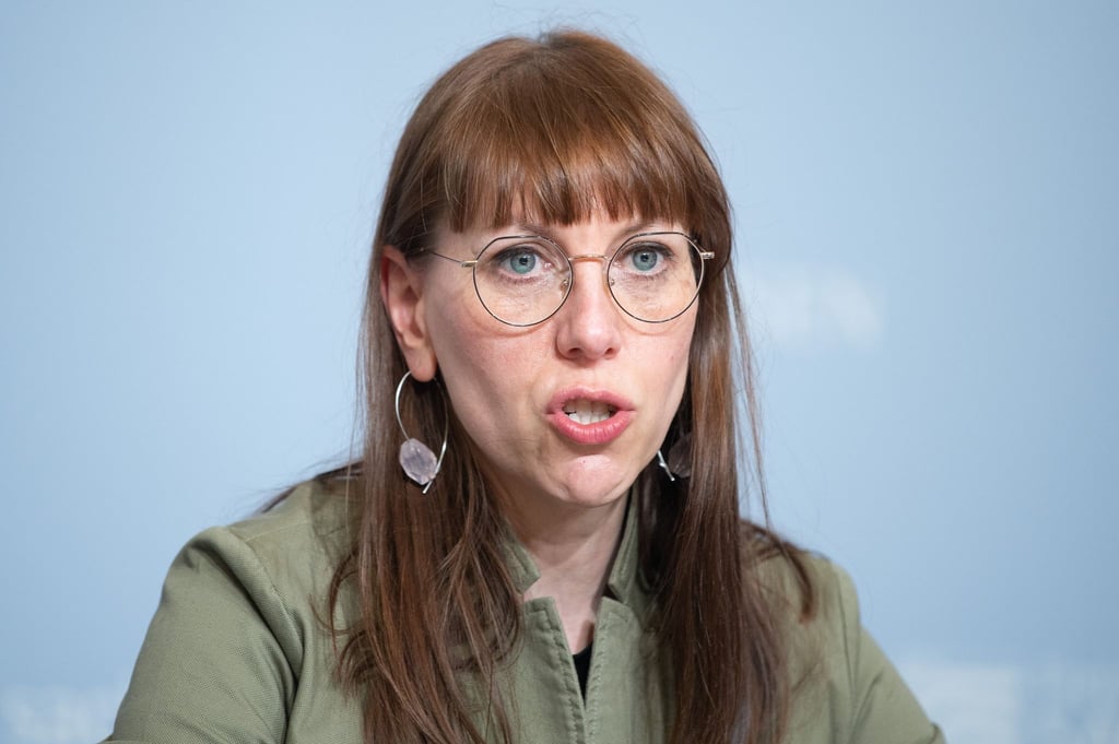 Katja Meier (Bündnis90/Die Grünen), Justizministerin von Sachsen, spricht zur Presse.