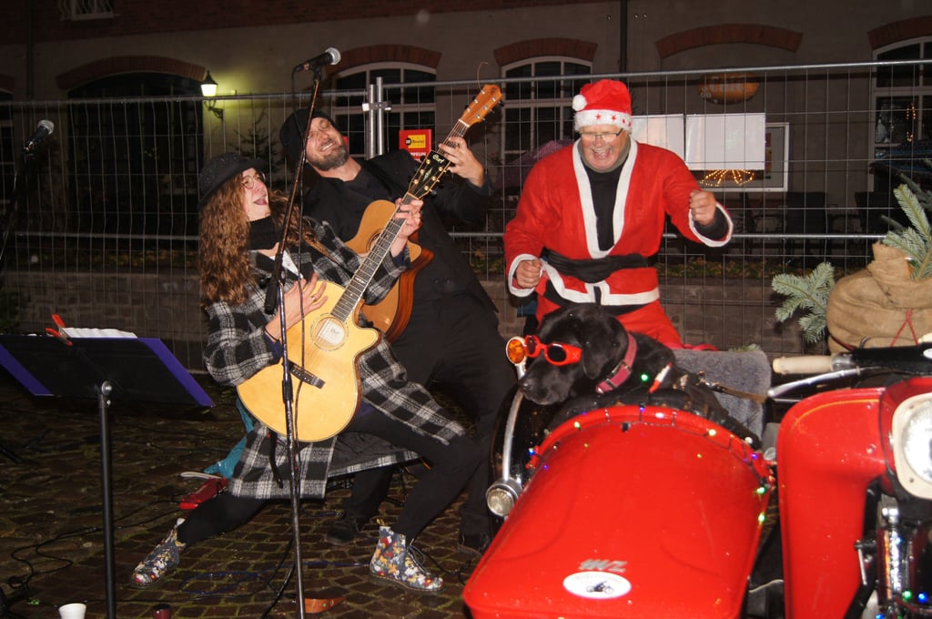 Adventsmarkt Wolmirstedt Antje und Markus Fahtz vom Duo Handgemacht treten auch wieder auf.