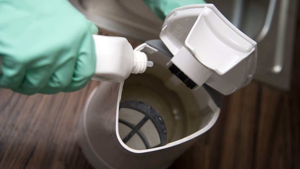 Mit einer Kalkschicht im Wasserkocher braucht es bis zu 30 Prozent mehr Energie beim Erhitzen des Wassers.