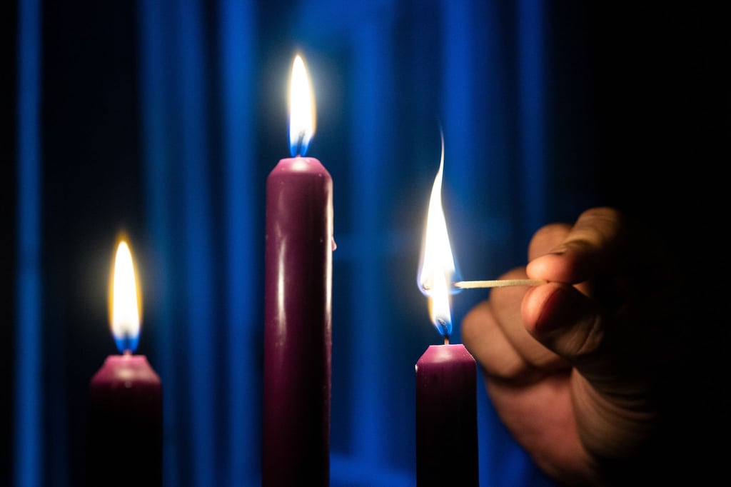 Wenn die Flamme flackert, verbrennt die Kerze schlecht - und das setzt mehr Schadstoffe frei.